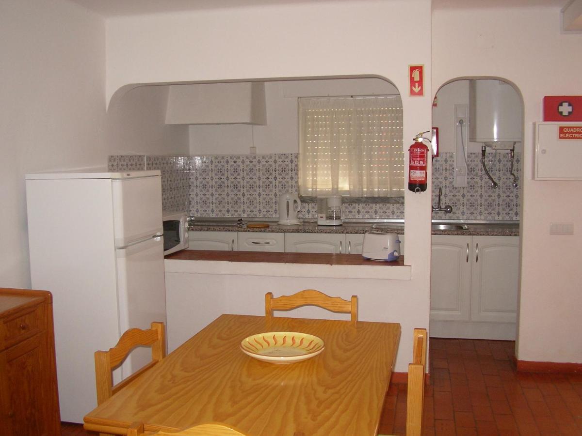Apartamentos Salema Praia Club מראה חיצוני תמונה
