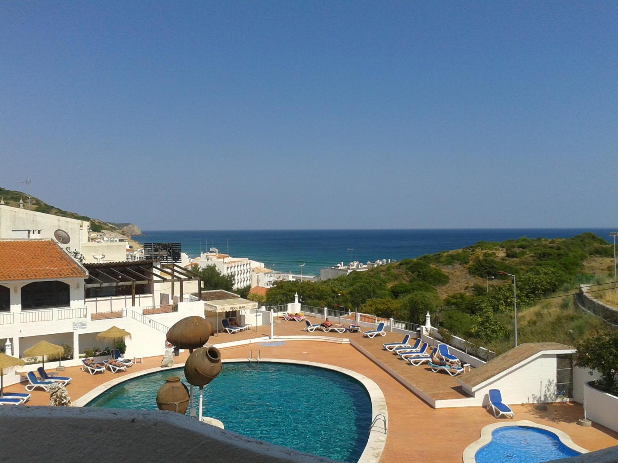 Apartamentos Salema Praia Club מראה חיצוני תמונה